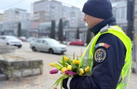 POLIȚIȘTII NEMȚENI – 1 MARTIE PRINTRE FLORI ȘI MĂRȚIȘOARE