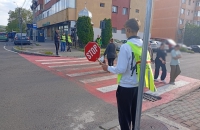 SĂPTĂMÂNA NAȚIONALĂ A SIGURANȚEI RUTIERE A DEBUTAT ÎN JUDEȚUL NEAMȚ CU ACTIVITĂȚI DEDICATE PURTĂRII CENTURII DE SIGURANȚĂ ȘI PROTECȚIEI COPIILOR ÎN TRAFIC