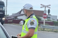 ACȚIUNI ȘI INTERVENȚII ALE POLIȚIȘTILOR ÎN ULTIMELE 48 DE ORE- ACȚIUNE LA TRECERILE LA NIVEL CU CALEA FERATĂ
